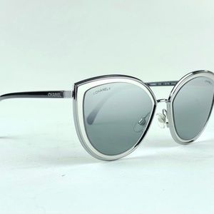 CHANEL authentic mirrored aviators